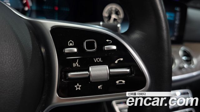 Mercedes-Benz E-Class 2020 — photo 32