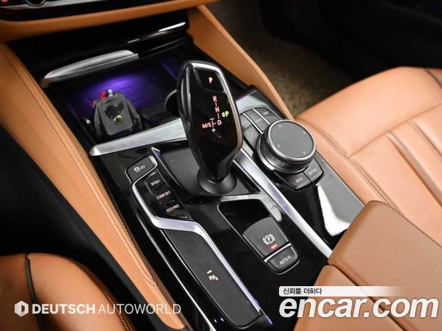 BMW 5-Series 2019 — photo 9