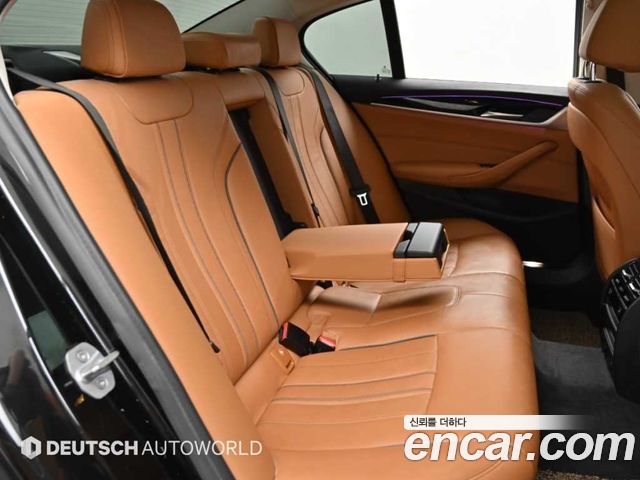 BMW 5-Series 2019 — photo 12
