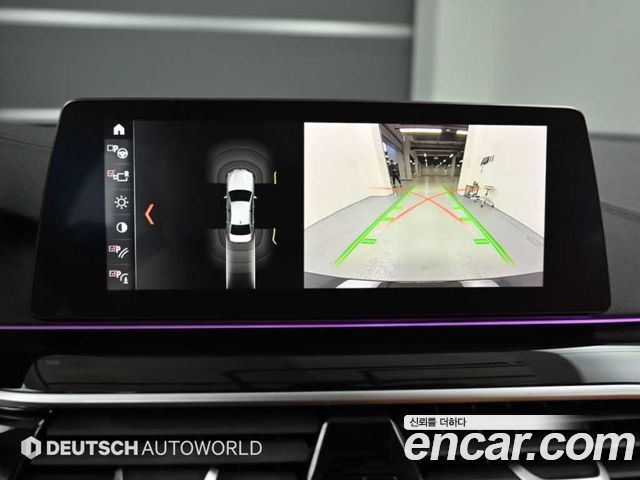 BMW 5-Series 2019 — photo 15
