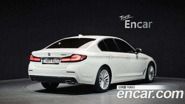 BMW 5-Series 2023 — photo 2