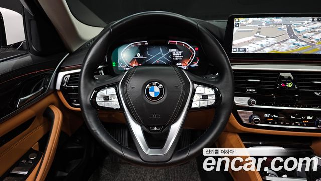 BMW 5-Series 2023 — photo 12