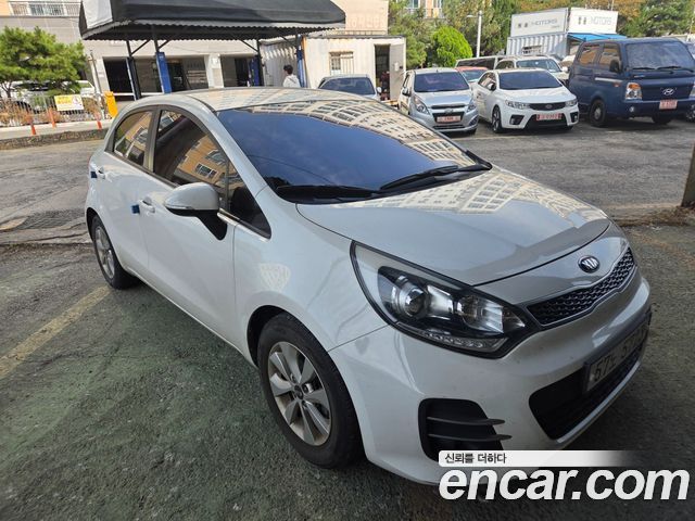 Kia pride 2015 — photo 3