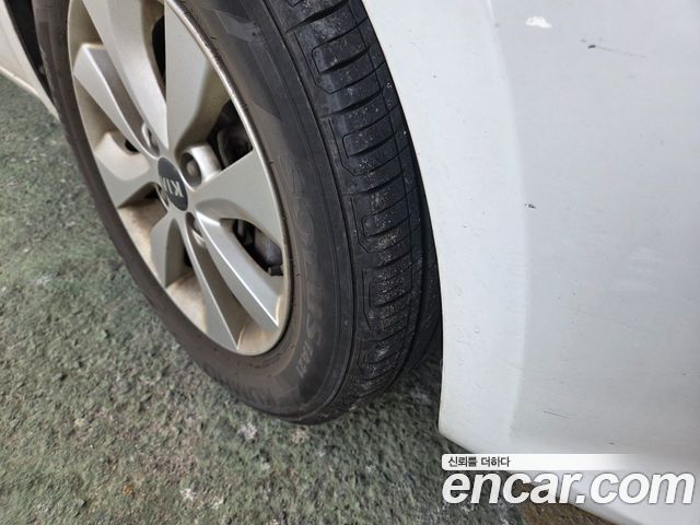 Kia pride 2015 — photo 11