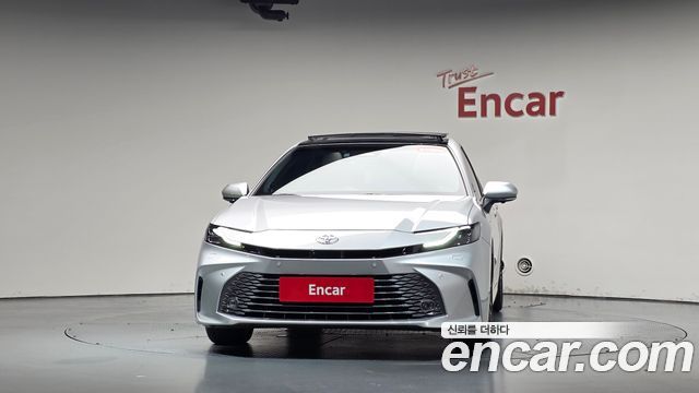 Toyota Camry 2025 — photo 3