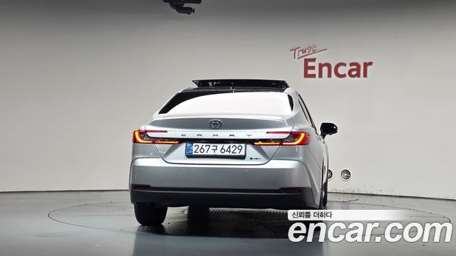 Toyota Camry 2025 — photo 4