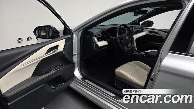 Toyota Camry 2025 — photo 13