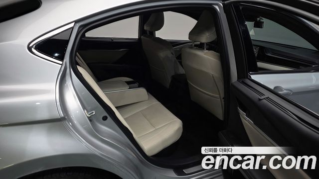 Toyota Camry 2025 — photo 18