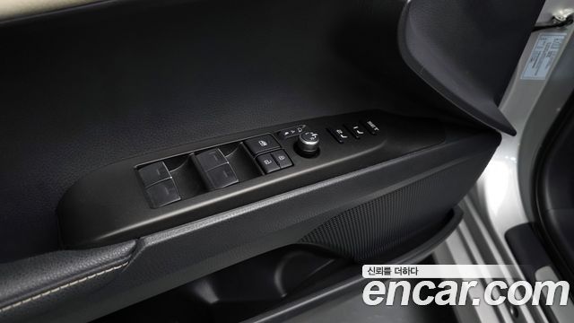 Toyota Camry 2025 — photo 24