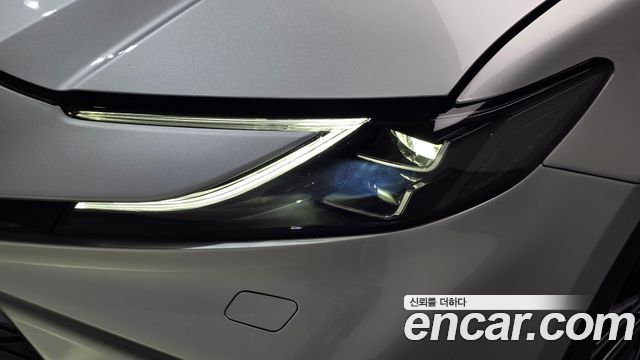 Toyota Camry 2025 — photo 8
