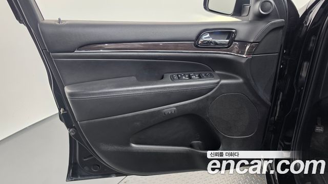 Jeep Cherokee 2021 — photo 14