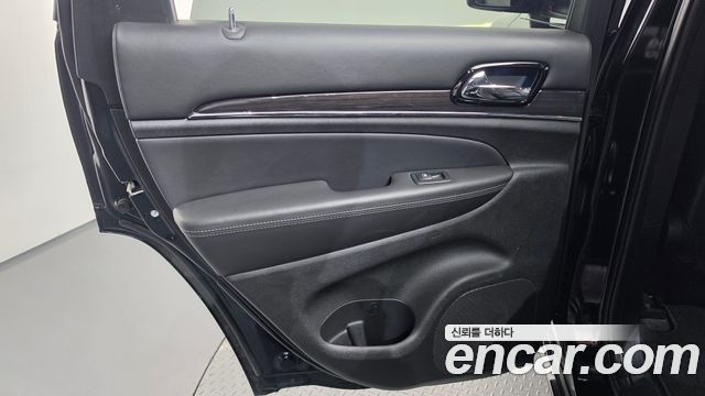 Jeep Cherokee 2021 — photo 15