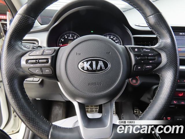 Kia Stonic 2018 — photo 9
