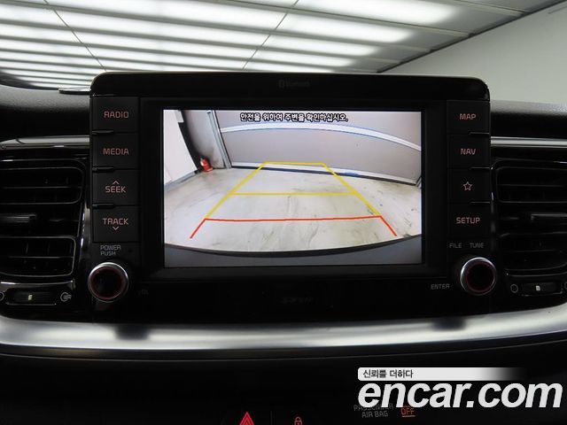 Kia Stonic 2018 — photo 11