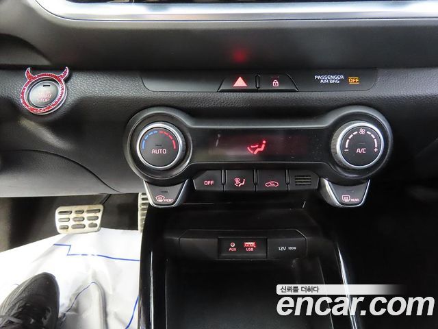 Kia Stonic 2018 — photo 12