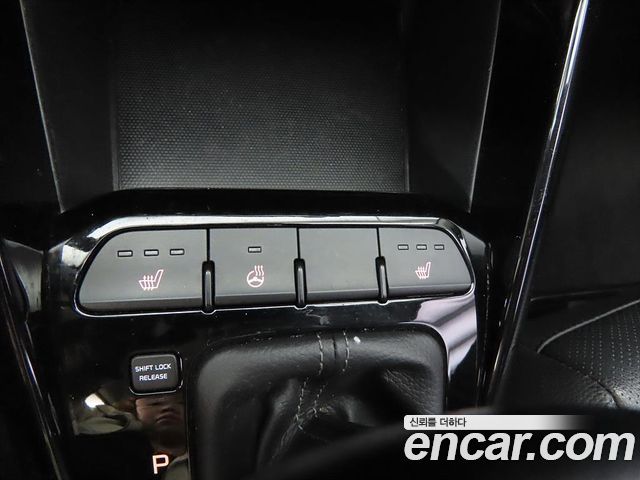 Kia Stonic 2018 — photo 13