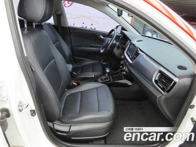 Kia Stonic 2018 — photo 15