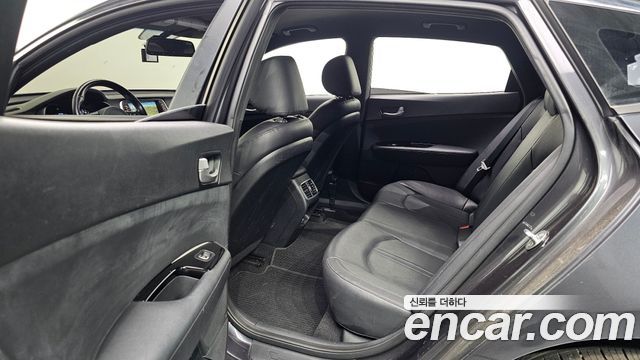 Kia K5 2017 — photo 11