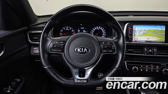 Kia K5 2017 — photo 14