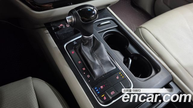 Kia Canival 2015 — photo 9