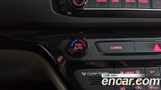 Kia Canival 2015 — photo 16