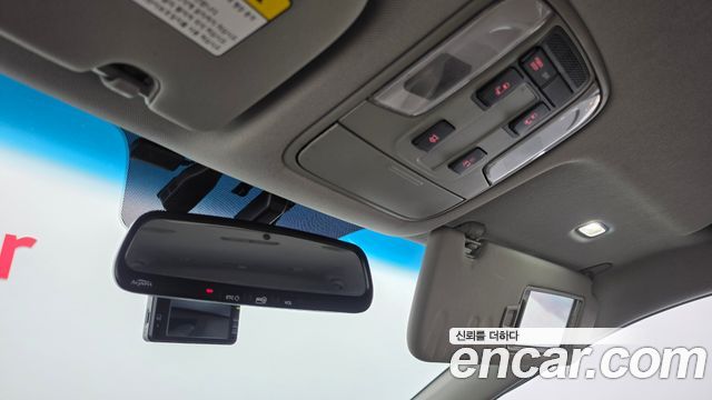 Kia Canival 2015 — photo 17