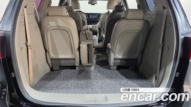 Kia Canival 2015 — photo 20