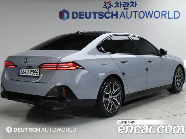 BMW 5-Series 2026 — photo 2