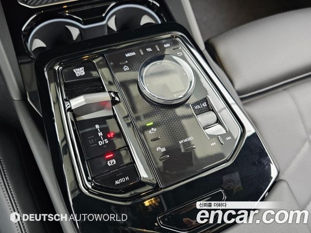 BMW 5-Series 2026 — photo 9