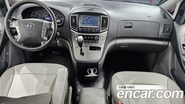 Hyundai Starex 2019 — photo 10