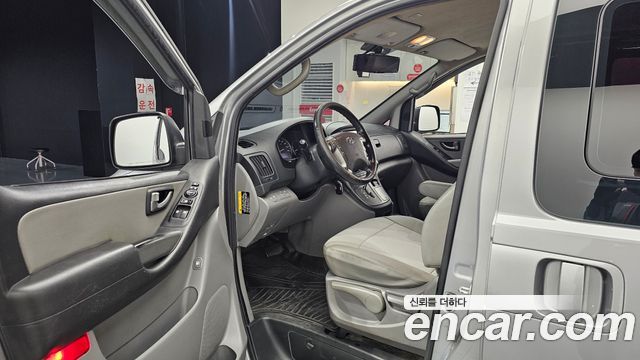 Hyundai Starex 2019 — photo 13
