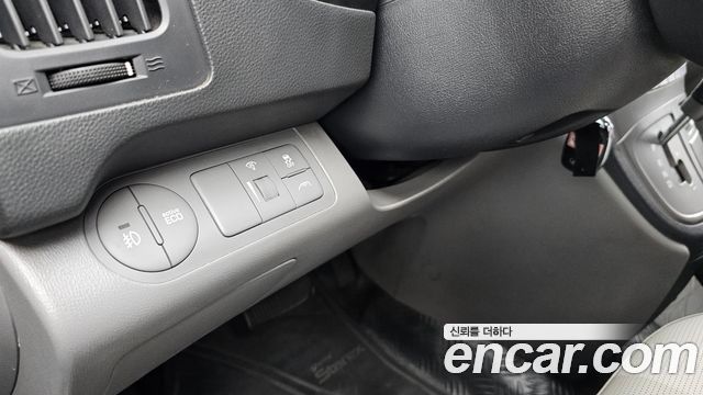 Hyundai Starex 2019 — photo 23
