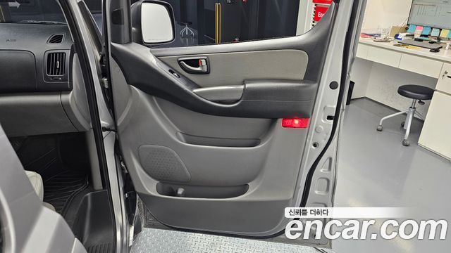 Hyundai Starex 2019 — photo 15
