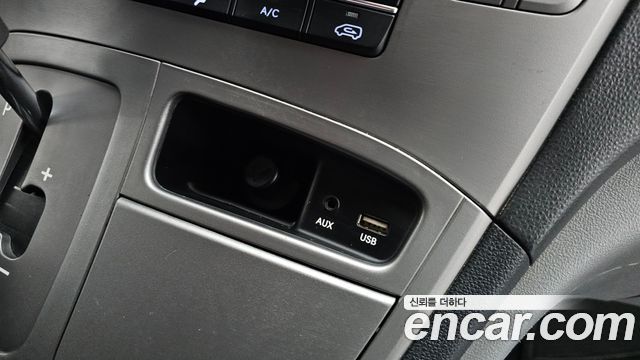 Hyundai Starex 2019 — photo 32