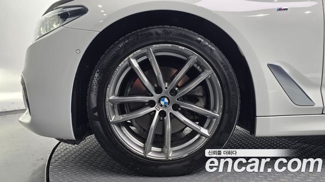 BMW 5-Series 2018 — photo 5