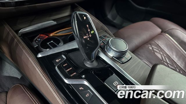 BMW 5-Series 2018 — photo 12