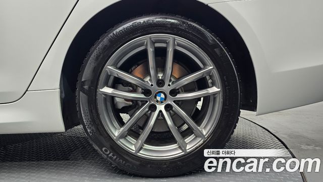 BMW 5-Series 2018 — photo 7