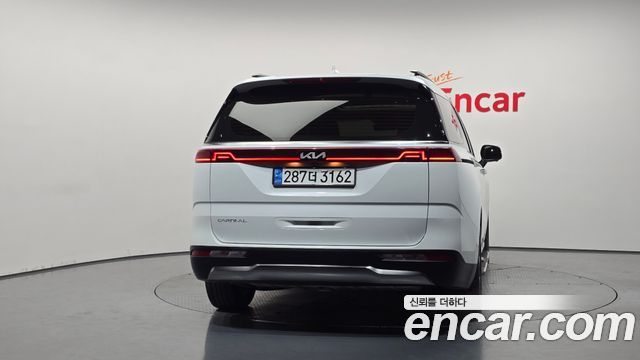 Kia Canival 2023 — photo 4