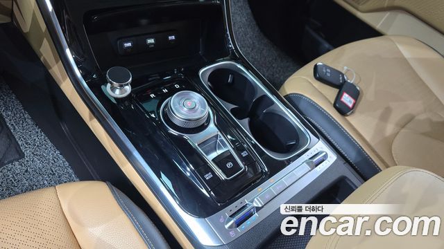 Kia Canival 2023 — photo 12