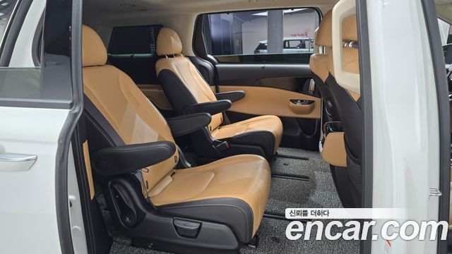 Kia Canival 2023 — photo 17