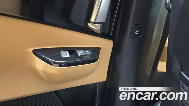 Kia Canival 2023 — photo 24