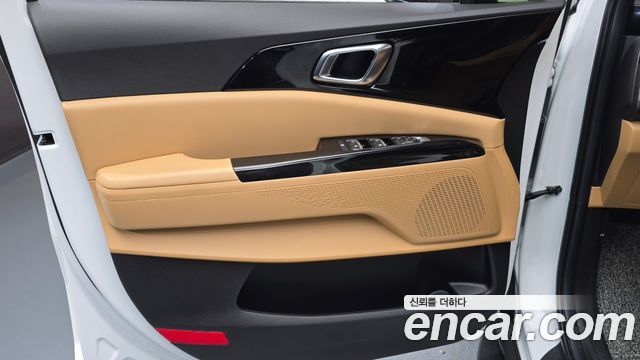 Kia Canival 2023 — photo 14