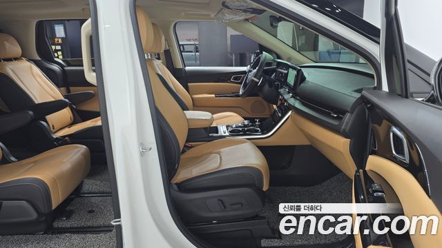 Kia Canival 2023 — photo 16