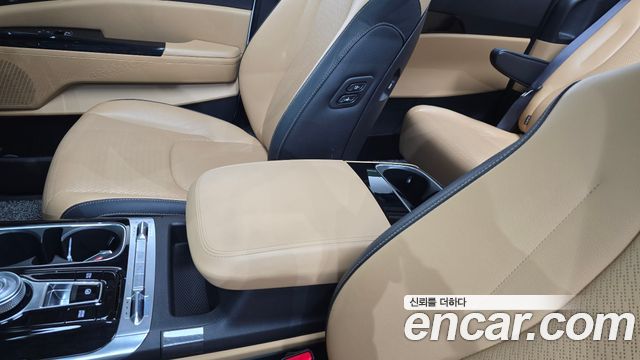 Kia Canival 2023 — photo 28