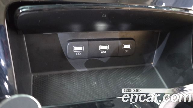 Kia Canival 2023 — photo 29