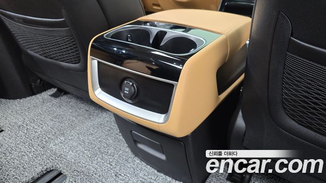 Kia Canival 2023 — photo 32