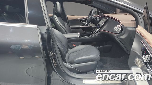 Mercedes-Benz EQE 2022 — photo 11