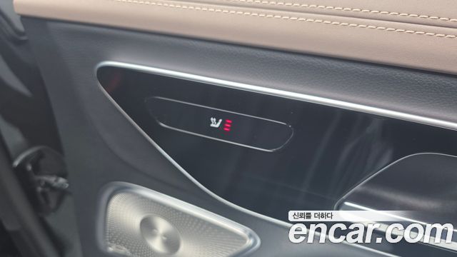 Mercedes-Benz EQE 2022 — photo 18