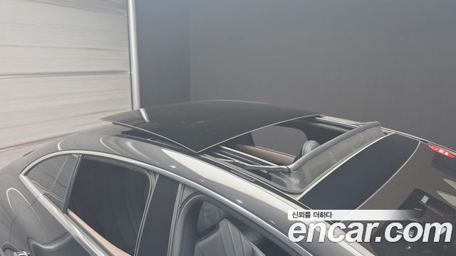 Mercedes-Benz EQE 2022 — photo 19