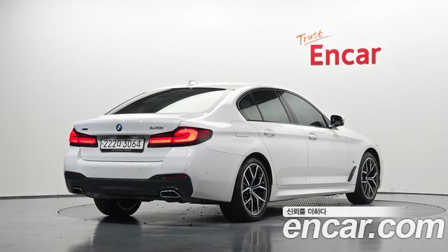 BMW 5-Series 2023 — photo 2